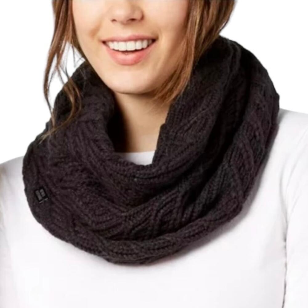 Under Armour Women’s Around Town Infinity Scarf Black